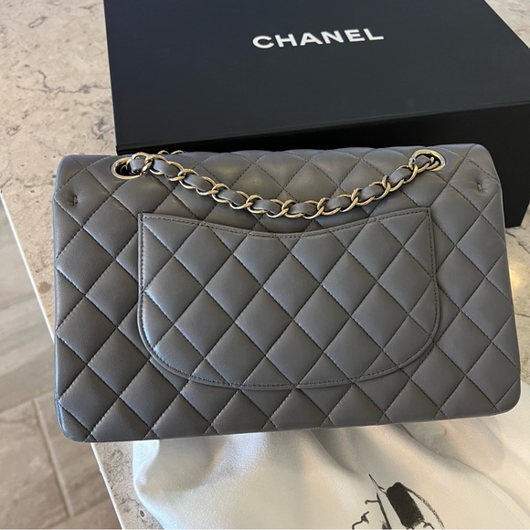 Chanel medium classic flap Lambskin handbag - Picture 9 of 16